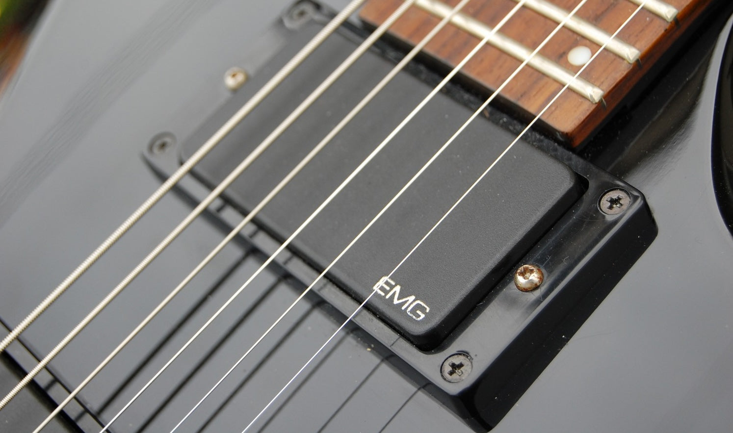 What Is An Active Guitar Pickup