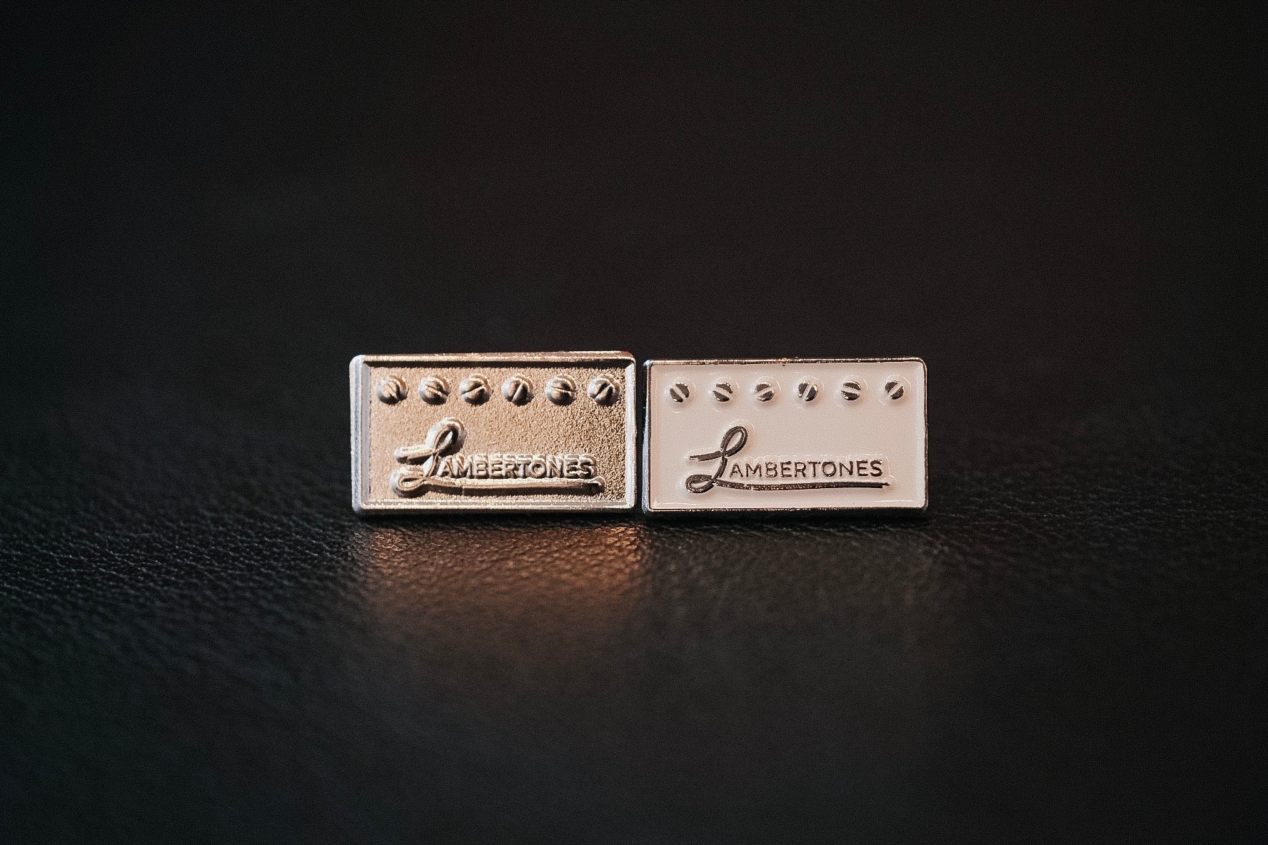 Pin de esmalte Lambertones 